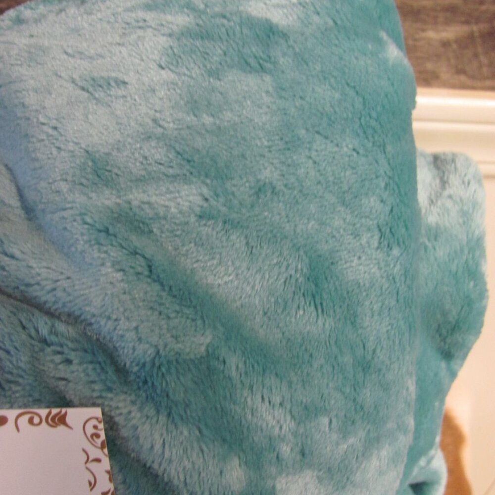 GL  GOLDEN LINEN  FLANNEL/VELOUR BLANKET/THROW NIP - Picture 7 of 8